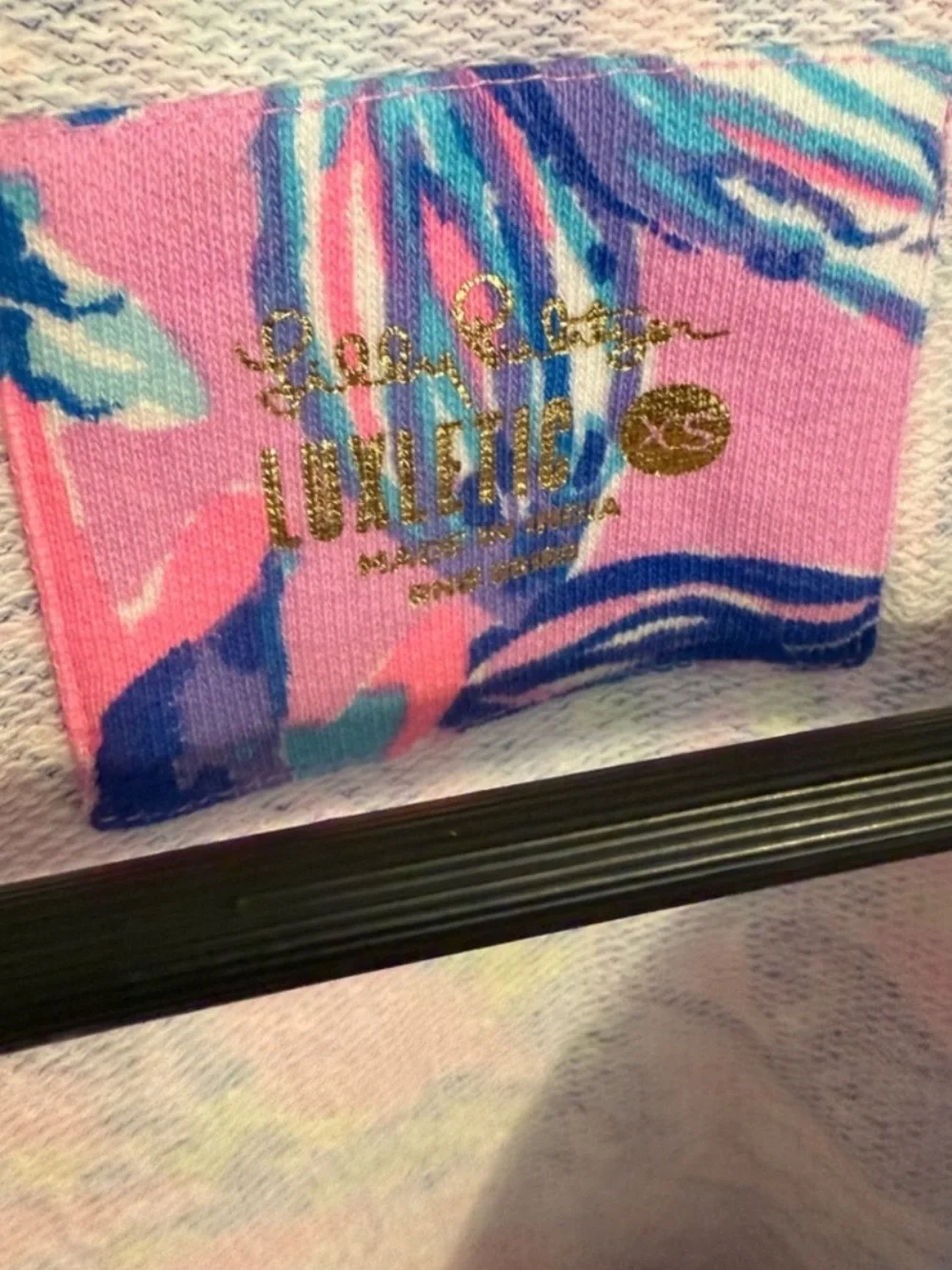 🌴 Lilly Pulitzer Luxletic Beach Comber Pullover | Just a Lil Jelly | Pink Tropic - Picture 6 of 6
